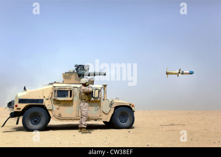 US-Marines Feuer eine TOW Rakete von einem m-41 Saber-Waffe-System während des Trainings 10. Juli 2012 nächster Udairi in Kuwait. Stockfoto