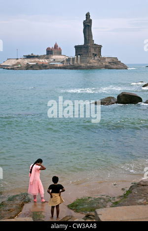 Vivekananda Fels Denkmal und Thiruvalluvar Statue (Tamil Dichter). Kanyakumari. Cape Comorin. Indien Stockfoto