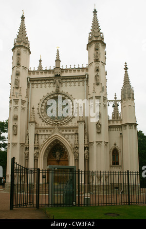 Russland Sankt Petersburg, Peterhof, Alexandria Park, gotische Kapelle Stockfoto