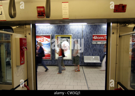 XX. World Youth Day - Plakat von Papst Benedict XVI. in der u-Bahnstation Stockfoto