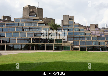 Studentisches Wohnen als Zikkurats Gebäude, University of East Anglia, Norwich, Norfolk, Großbritannien kennen. Stockfoto