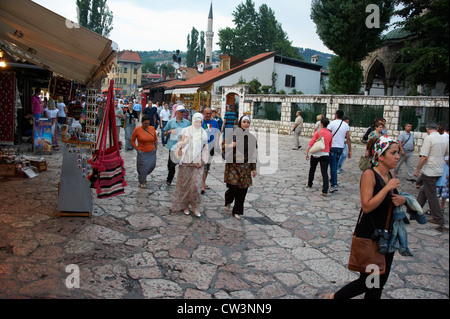 Baščaršija - Bashcharshiya das Herz des alten Sarajevo, Geschäfte in der osmanischen Bazaar District von Bascarsija Bosnien und Herzegowina Stockfoto