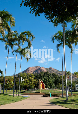 Blick auf die Burg vom Strand, der Strand zone von Townsville, Hauptstadt von North Queensland, Australien Stockfoto