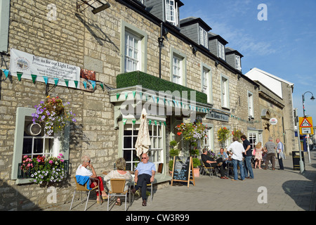 The Bear Hotel, High Street, Cowbridge (Y Bont-faen),Vale of Glamorgan (Bro Morgannwg), Wales (Cymru), Großbritannien Stockfoto