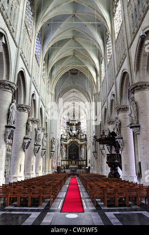 Mecheln (Mechelen), Belgien. Onze-Lieve-Vrouw-Over-de-Dijlekerk / Kirche der Jungfrau Maria über die Dijle. Innenraum Stockfoto