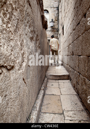 Enge Gasse in Diokletian Palast (Old Town). Split, Kroatien. Stockfoto