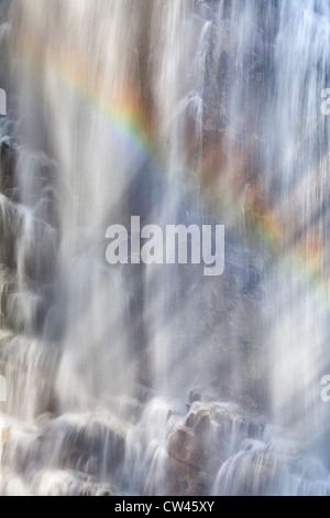 USA, Washington State, seinem, Agnes Gorge Trail, Wasserfall mit Regenbogen Stockfoto