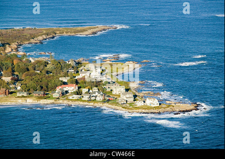 Luftaufnahme von direkt am Meer Ferienhäuser auf Küste von Maine, in der Nähe von Walker-Point, Sommer Heimat von Präsident George H. W. Bush Stockfoto