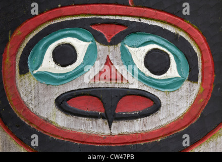 USA, Alaska, Wrangell, Chief schüttelt Tribal House, Totem-detail Stockfoto