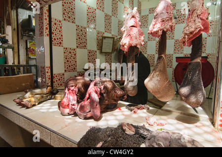 Fleisch für den Verkauf in der alten Medina von Fes, Marokko Stockfoto