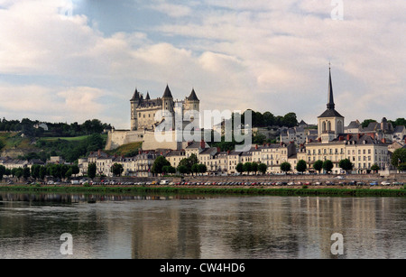 Saumur auf dem Fluss Loire Frankreich. Juli 2012 Stockfoto