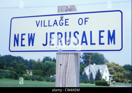 Ein Zeichen, das liest? Dorf des neuen Jerusalems? Stockfoto