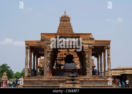 Brihadeeswarar Tempels Thanjavur Vorderansicht und Peoples.Tanjore Tempel, bekannt als "Big-Tempel" und alten Chola Tempel von Indien Stockfoto