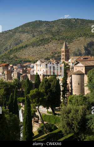 Blick Tivoli von Villa d ' Este in der Nähe von Rom Italien Europa in Auftrag gegeben und gebaut von Kardinal Ippolito d ' Este Sohn Lucrezia Borgia und Stockfoto