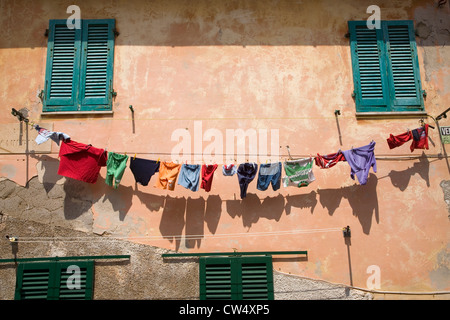 Bunte Wäsche hängen Modelinie in Portoferraio Provinz Livorno auf Insel Elba, im toskanischen Archipel Italien Europa Stockfoto
