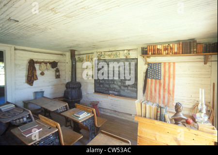 Innenraum des ersten Einzimmer-Schulhauses in MT, NV-Stadt Stockfoto