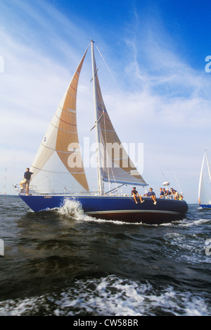 Midshipmen an der US Naval Academy üben Segeln in der Chesapeake Bay, in der Nähe von Annapolis, Maryland Stockfoto