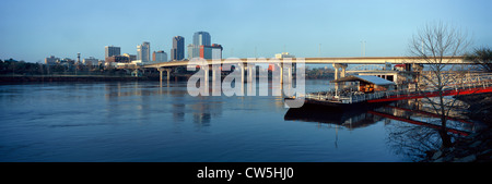 Panorama des Arkansas River und die Skyline in Little Rock, Arkansas Stockfoto