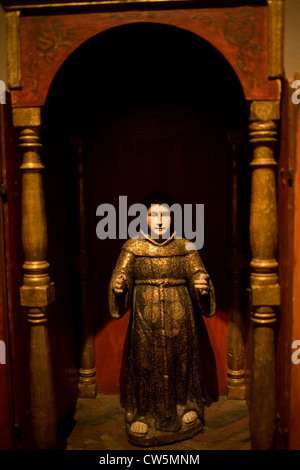 Eine Skulptur des Heiligen Franziskus von Assisi in das Museum von Oaxaca Kulturen im ehemaligen Kloster Santo Domingo in Oaxaca, Mexiko Stockfoto