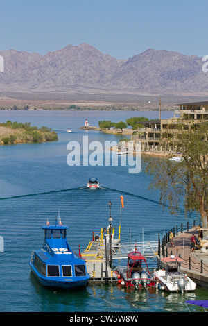 Motorboote auf Lake Havasu in Lake Havasu City, Arizona, USA. Stockfoto