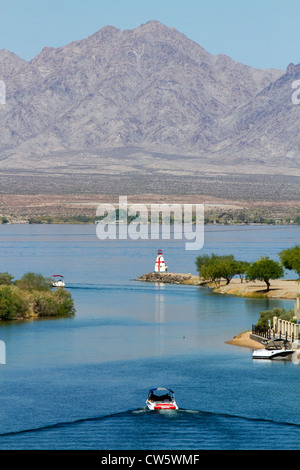 Motorboote auf Lake Havasu in Lake Havasu City, Arizona, USA. Stockfoto