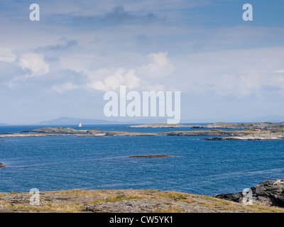 Meer, Himmel und Inseln an der Mündung des Fjordes Boknafjorden in der Nähe von Stavanger in der Nordsee an der West Küste von Norwegen Stockfoto