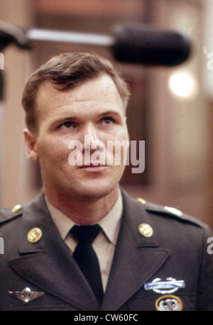 BARRY SADLER (1940-1987) US Army Ex-Combat Medic Aufnahme seiner "Balladen der Green Berets" in den RCA-Studios im Jahr 1966 Stockfoto