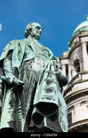 Statue von Dr. Henry Cooke im Bereich bekannt als der schwarze Mann vor dem Fachinstitut College Platz Belfast. Stockfoto