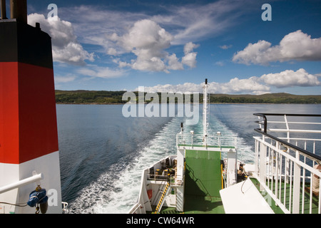 Die Armadale nach Mallaig Fähre verlassen den Hafen von Armadale auf der Isle Of Skye in Schottland, Großbritannien Stockfoto