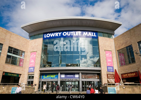 Der Eingang zu der Lowry Outlet Mall in Salford Quays in der Nähe von Manchester in England, UK Stockfoto