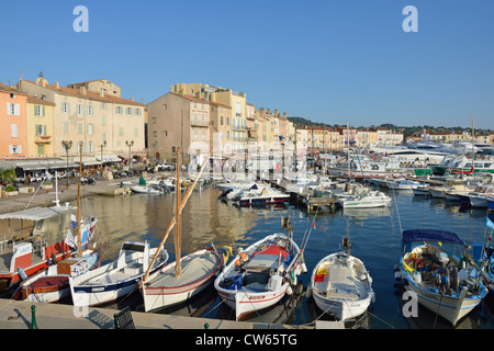 Hafen von Saint-Tropez, Saint-Tropez, Côte d ' Azur, Departement Var, Provence-Alpes-Côte d ' Azur, Frankreich Stockfoto