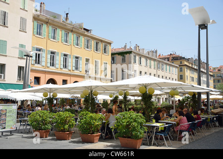 Outdoor-Restaurant am Cours Honoré d'Estienne d'Orves, Marseille, Bouches-du-Rhône, Provence-Alpes-Côte d ' Azur, Frankreich Stockfoto