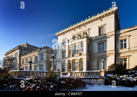 Villa Huegel im Winter, Essen, Ruhrgebiet, Nordrhein-Westfalen, Deutschland Stockfoto