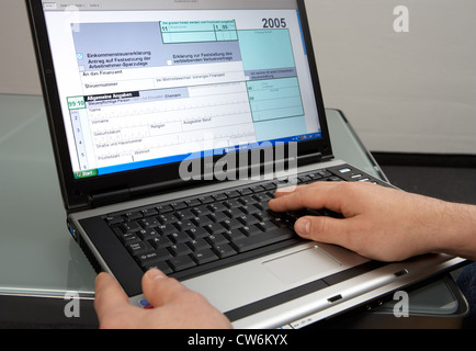 Elektronische Steuererklärung am PC mit der Elster Stockfoto
