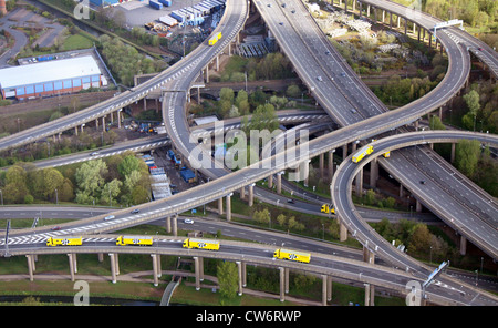 Luftaufnahme von Spaghetti Junction, Birmingham mit 7 Dunlop Racing Team Nutzfahrzeuge Stockfoto