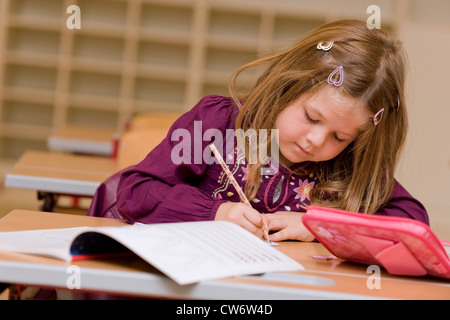 Schülerinnen und Schüler in der Schule Stockfoto