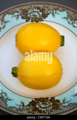 Gelbe runde Zucchini Stockfoto