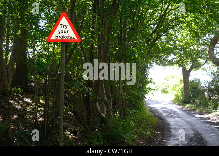 versuchen Sie Ihre Bremsen Warnzeichen nach Ford quer über die Straße Bardsey Yorkshire UK Stockfoto