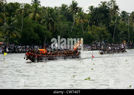 Ruderer von nehru Trophy Snakeboat Race oder Chundan Vallam Rennen in alappuzha Back Waters früher bekannt alleppey, kerala, indien, Schlangenboot Rennen Stockfoto