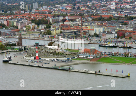 Hafen von Bremerhaven mit Leuchtturm, Deutschland, Bremerhaven Stockfoto