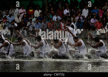 Ruderer von nehru Trophy Snakeboat Race oder Chundan Vallam Rennen in alappuzha Back Waters früher bekannt alleppey, kerala, indien, Schlangenboot Rennen Stockfoto