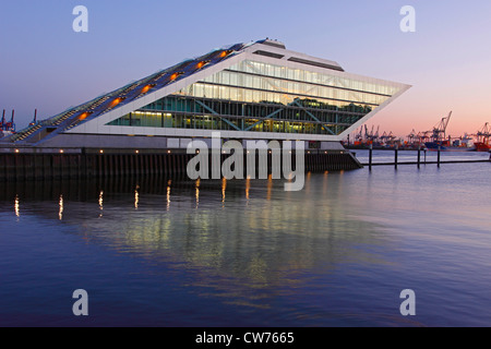 Bürohaus Dockland, Deutschland, Hamburg Stockfoto
