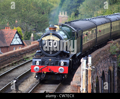 GWR 4-6-0 Nr. 6024 König Edward 1. bei Bewdley auf die Severn Valley Railway, Worcestershire, England, Europa kommt Stockfoto