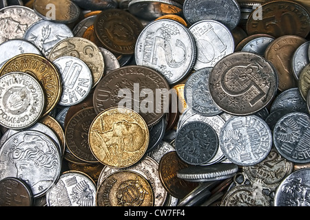 Alte Münzen verschiedener Nationalitäten aus verschiedenen Epochen Stockfoto