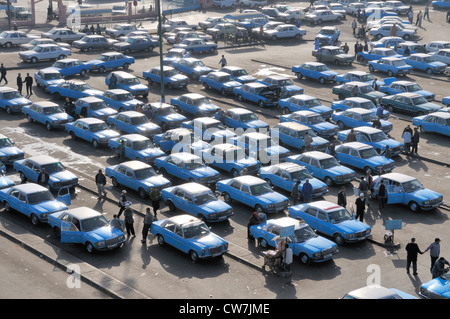 Taxi-Stand von Inezgane, ein wichtiger Knotenpunkt im Süden von Agadir, Marokko, Inezgane Stockfoto