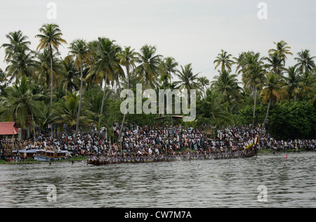 Ruderern aus Nehru Trophäe-Regatta in Alappuzha wieder Wasser früher bekannt als Alleppey, Kerala, Indien Stockfoto