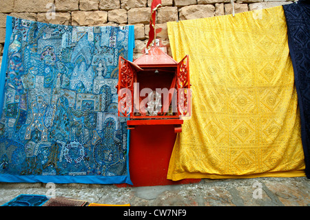 Idol der Gott Hanuman, der Affengott des Hinduismus, die am Straßenrand Shop Rajasthani Kunsthandwerk in Jaisalmer Fort, Rajasthan Stockfoto