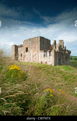 Crichton Burgruine, in einer ländlichen Gegend in Pathead. Gorebridge. Südöstlich von Edinburgh. Schottland.  SCO 8313 Stockfoto