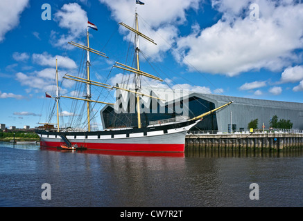 Im Besitz der Clyde Maritime Trust Tall Ship Glenlee im neu errichteten Riverside Museum auf dem Fluss Clyde in Glasgow vor Anker Stockfoto