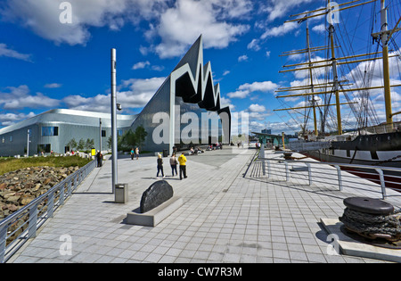 Neu erbaute Riverside Museum auf dem Fluss Clyde in Glasgow mit Exponaten Schottlands Geschichte von Transport & Reisen Stockfoto